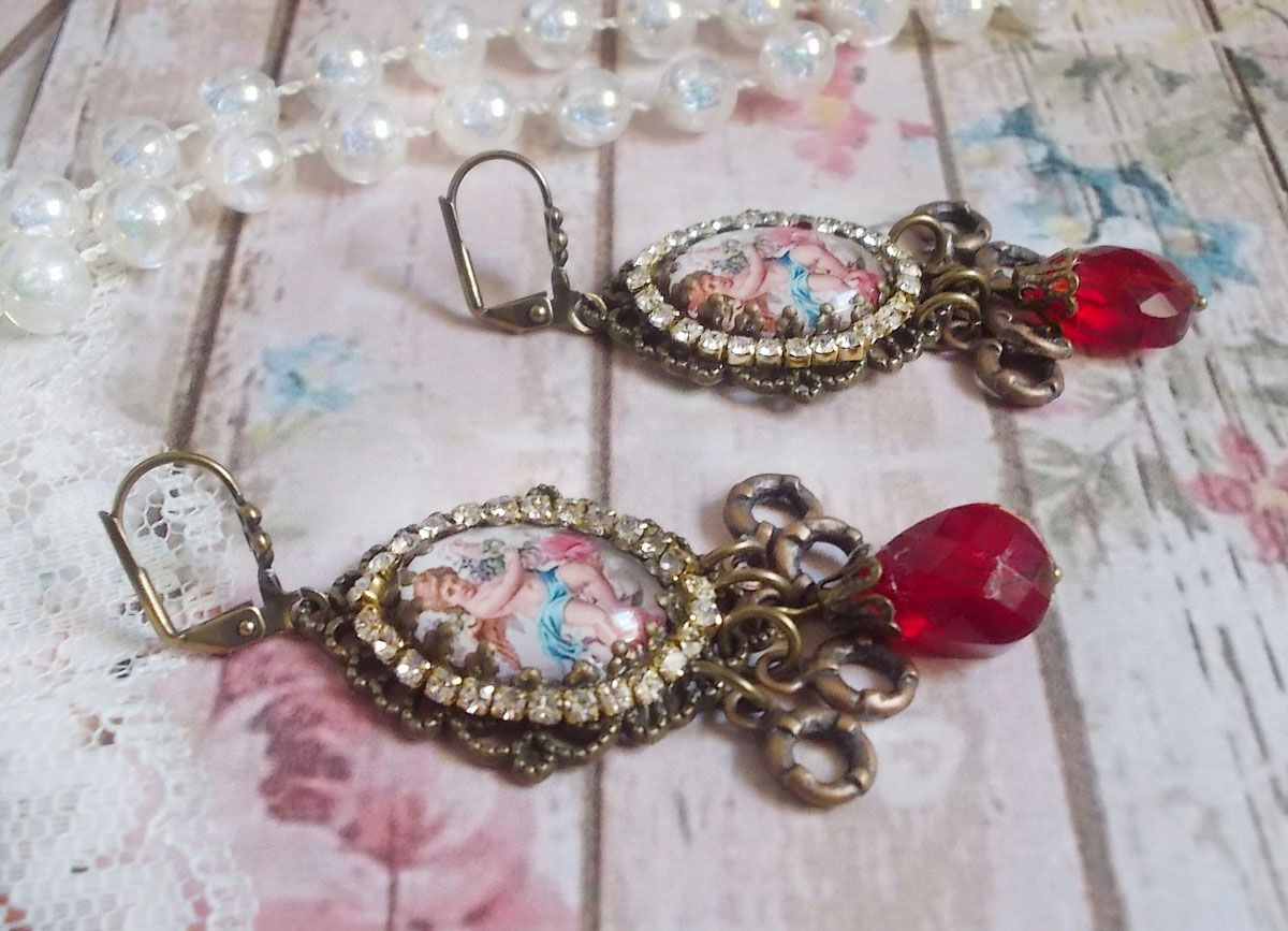 BO Petit Ange criado com lupa de cabochons Angel, cristais, encantos e pérolas de vidro