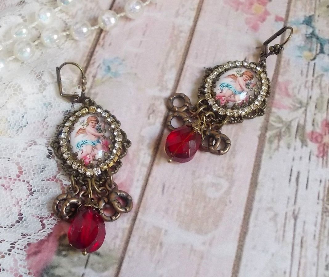 BO Petit Ange criado com lupa de cabochons Angel, cristais, encantos e pérolas de vidro