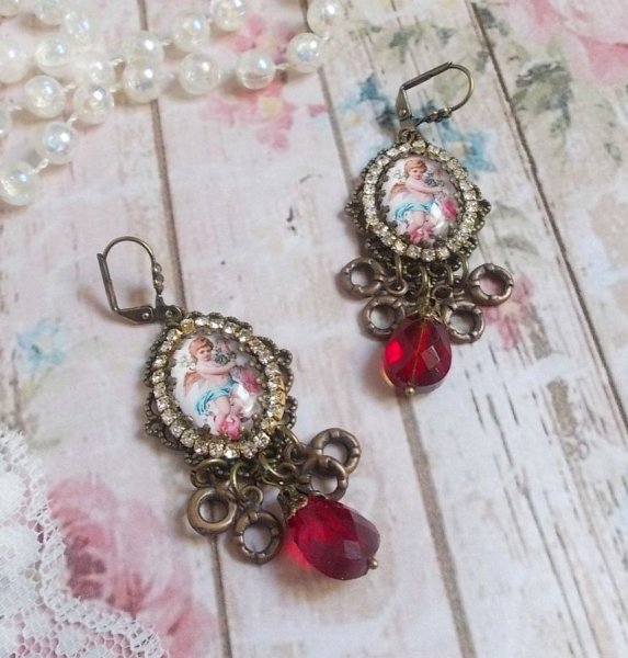 BO Petit Ange criado com lupa de cabochons Angel, cristais, encantos e p&eacute;rolas de vidro