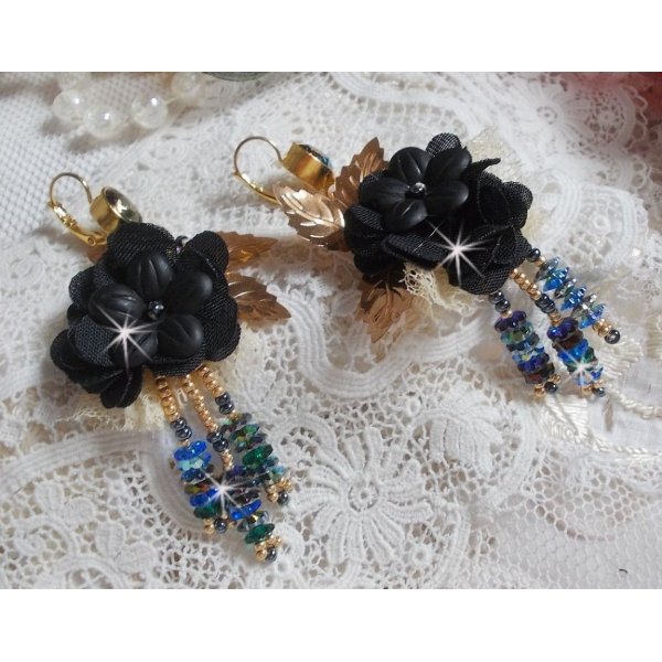 BO Borlas Preto e Ouro Dreamcatcher bordadas com renda fina e cristais Swarovski
