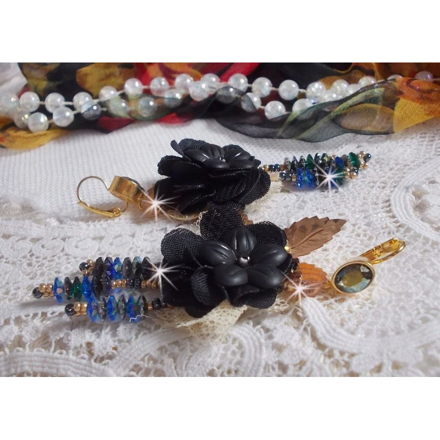 BO Borlas Preto e Ouro Dreamcatcher bordadas com renda fina e cristais Swarovski