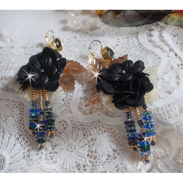 BO Borlas Preto e Ouro Dreamcatcher bordadas com renda fina e cristais Swarovski