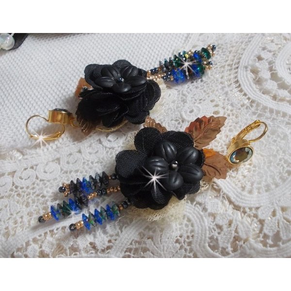 BO Borlas Preto e Ouro Dreamcatcher bordadas com renda fina e cristais Swarovski