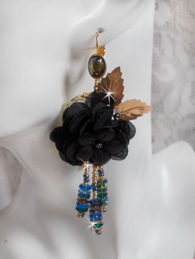 BO Borlas Preto e Ouro Dreamcatcher bordadas com renda fina e cristais Swarovski