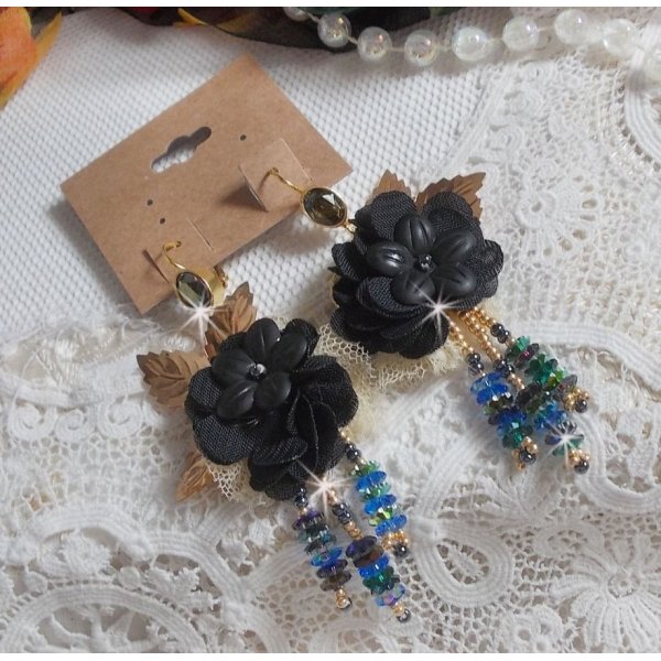 BO Borlas Preto e Ouro Dreamcatcher bordadas com renda fina e cristais Swarovski