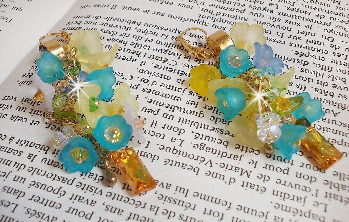 BO Bella Yellow montado com cristais Swarovski, flores foscas e pérolas 