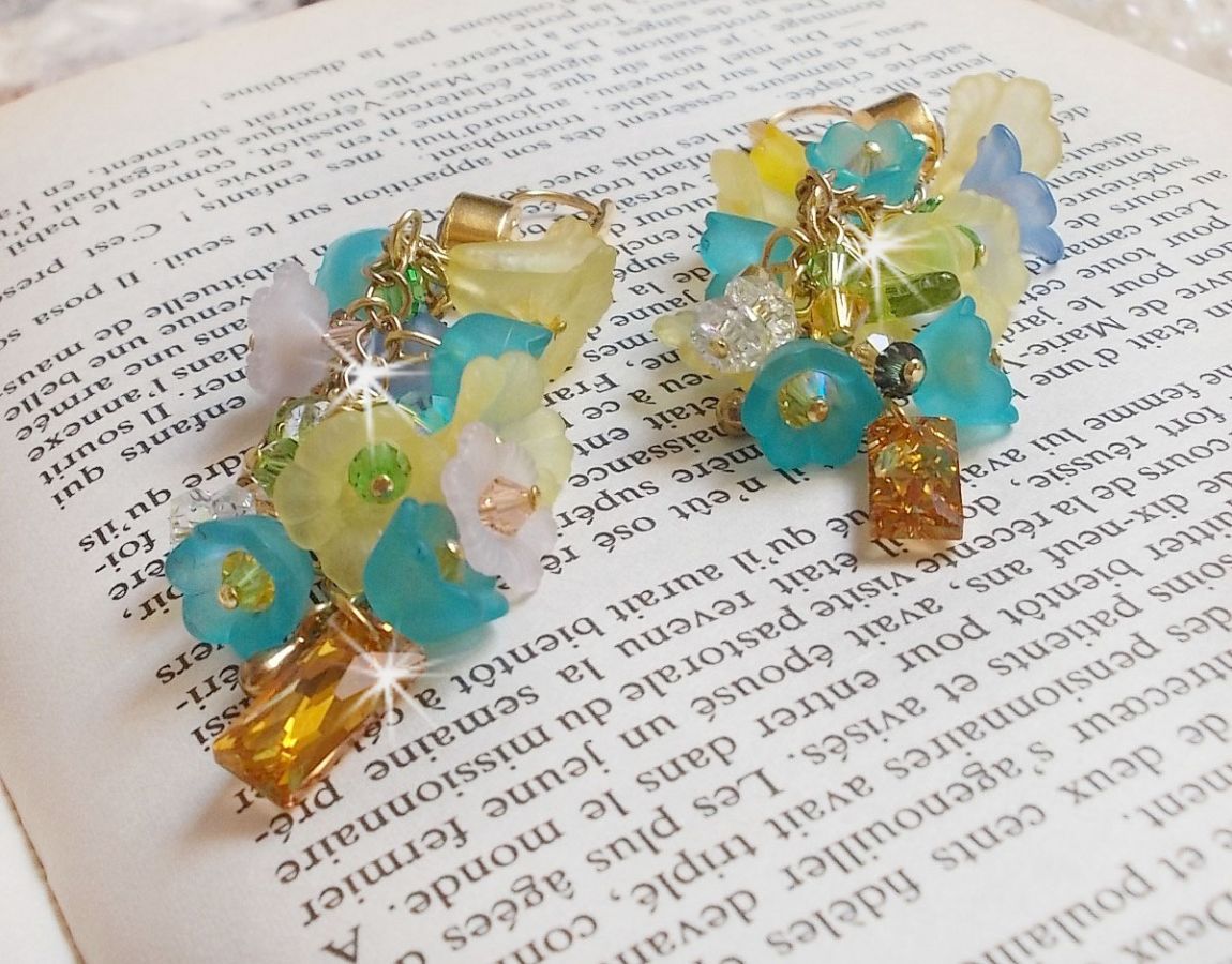 BO Bella Yellow montado com cristais Swarovski, flores foscas e pérolas 