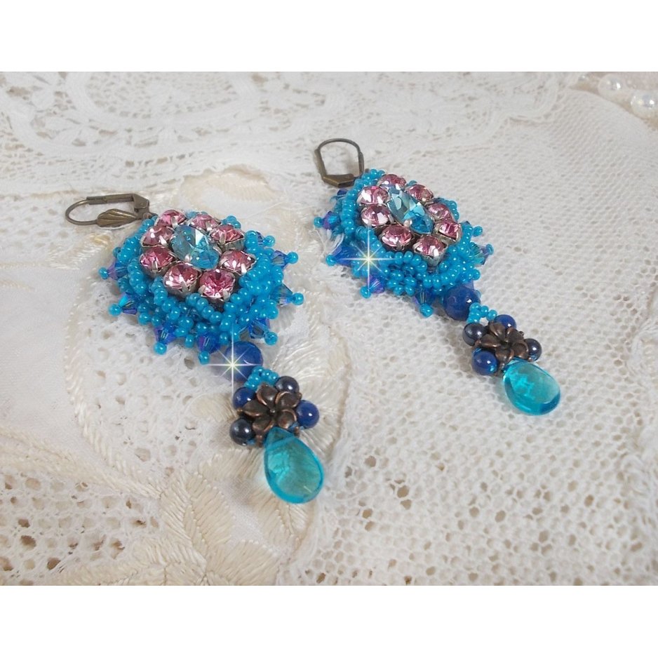 BO Belle Epoque bordado com cristais Swarovski, contas de metal, pérolas redondas e contas de sementes