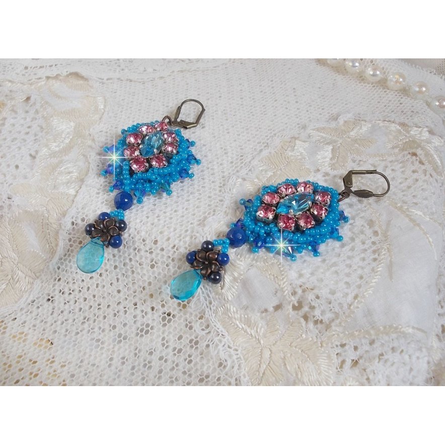 BO Belle Epoque bordado com cristais Swarovski, contas de metal, pérolas redondas e contas de sementes