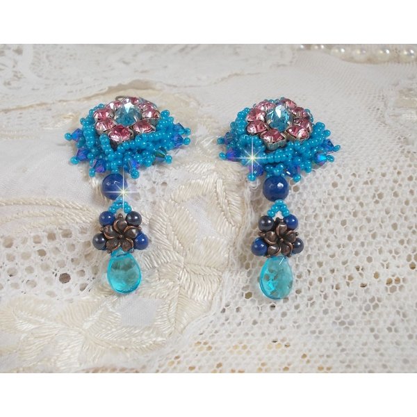 BO Belle Epoque bordado com cristais Swarovski, contas de metal, p&eacute;rolas redondas e contas de sementes