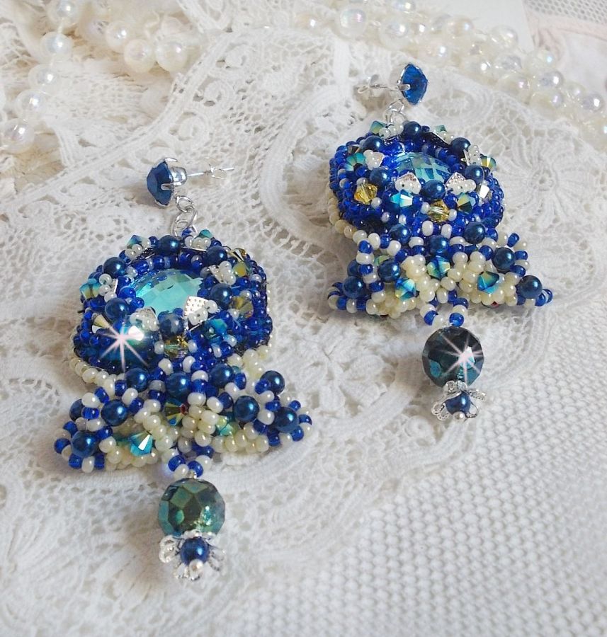 BO Palácio Azul Haute-Couture bordado com cristais Swarovski, pérolas de pérola, carimbos em filigrana e suportes de cabochon de prata 925/1000