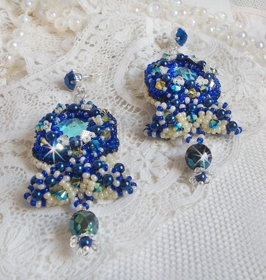 BO Palácio Azul Haute-Couture bordado com cristais Swarovski, pérolas de pérola, carimbos em filigrana e suportes de cabochon de prata 925/1000
