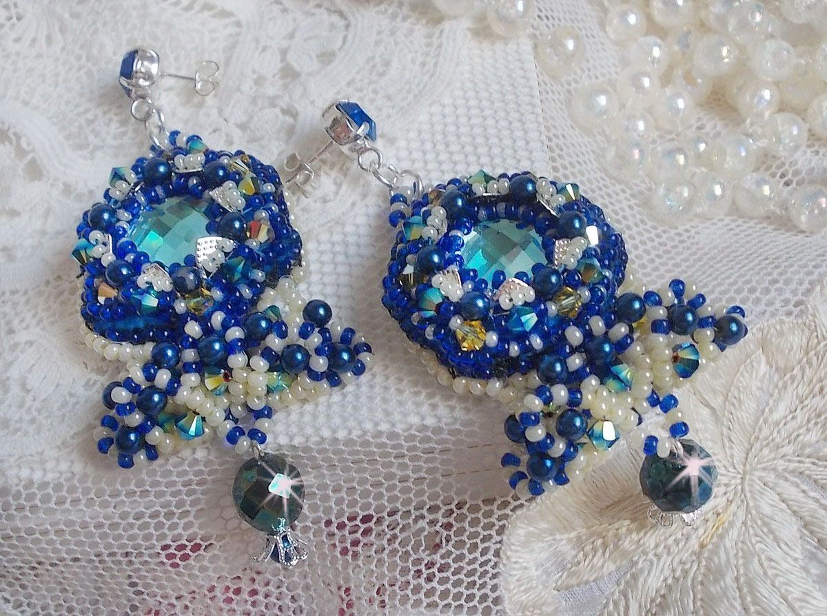BO Palácio Azul Haute-Couture bordado com cristais Swarovski, pérolas de pérola, carimbos em filigrana e suportes de cabochon de prata 925/1000