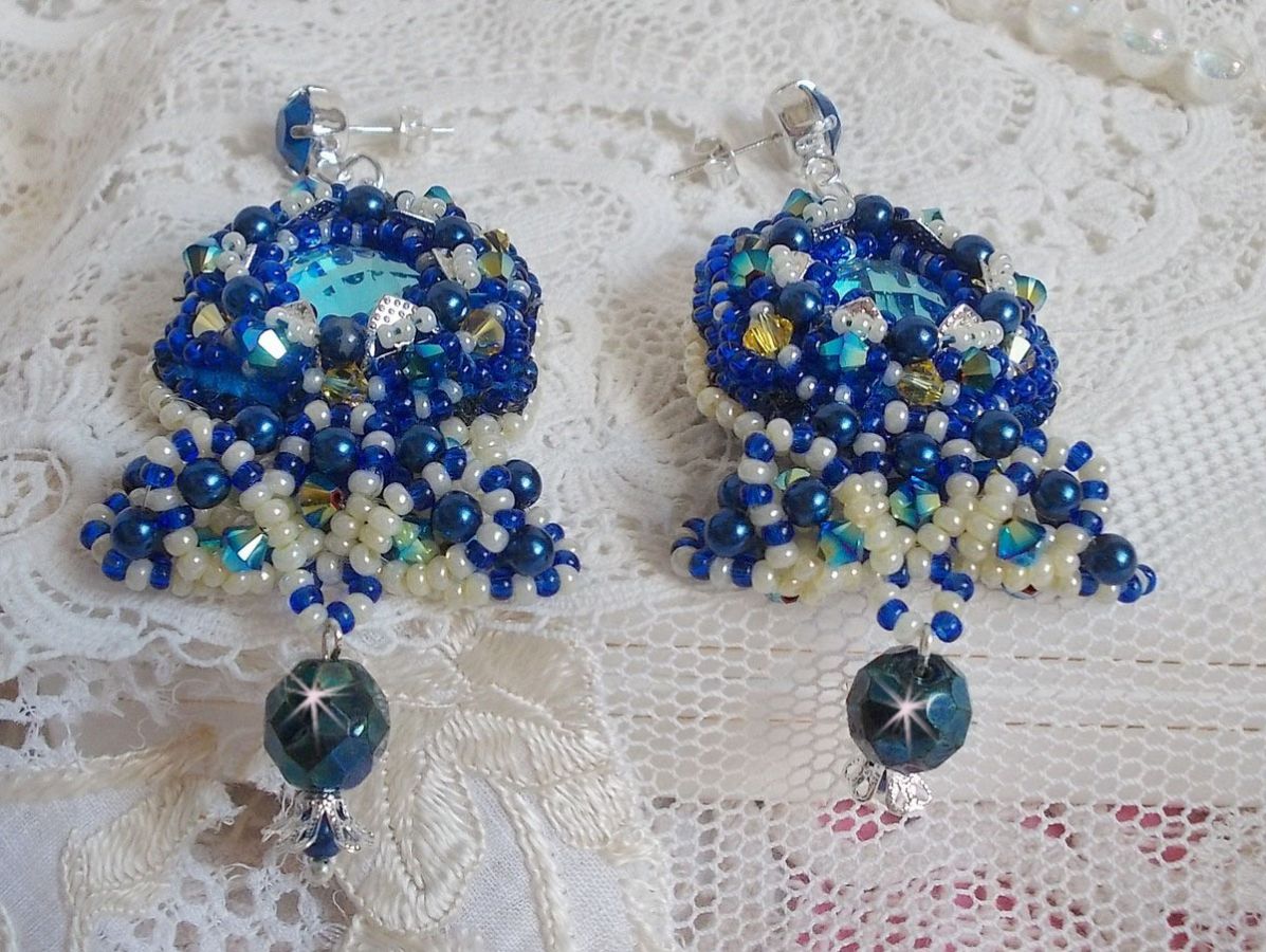 BO Palácio Azul Haute-Couture bordado com cristais Swarovski, pérolas de pérola, carimbos em filigrana e suportes de cabochon de prata 925/1000
