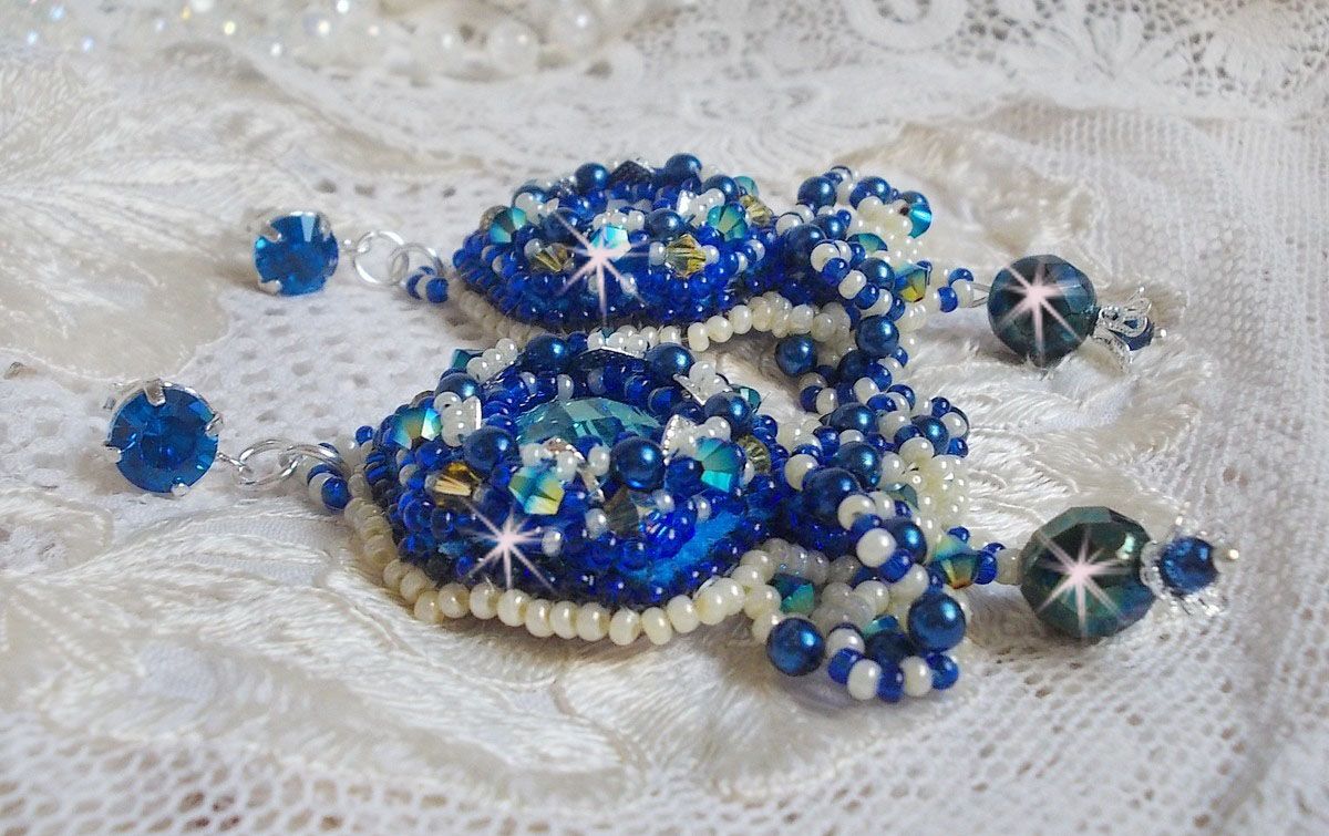 BO Palácio Azul Haute-Couture bordado com cristais Swarovski, pérolas de pérola, carimbos em filigrana e suportes de cabochon de prata 925/1000
