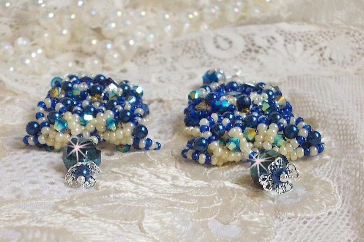 BO Palácio Azul Haute-Couture bordado com cristais Swarovski, pérolas de pérola, carimbos em filigrana e suportes de cabochon de prata 925/1000