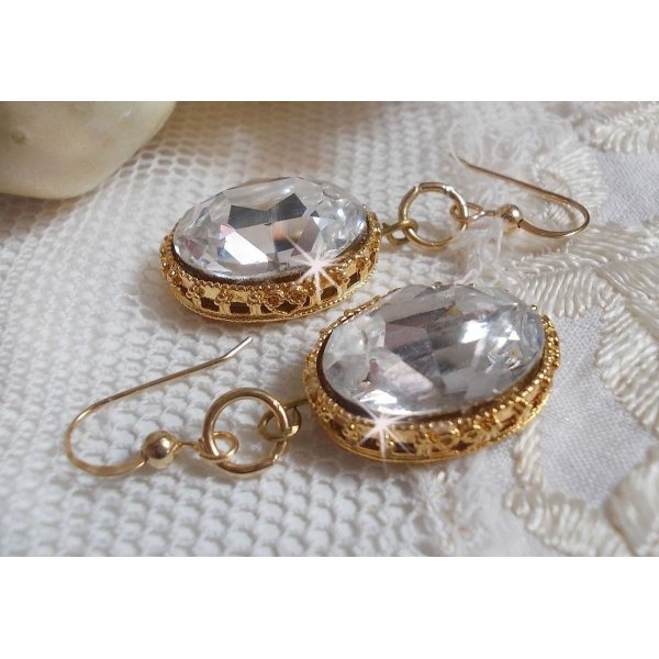 Brincos BO Gold Earrings com cristais Swarovski em cabochons dourados com 14 ganchos auriculares preenchidos a ouro de quilates