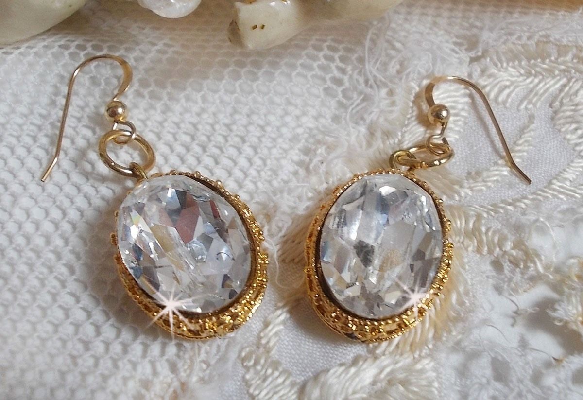 Brincos BO Gold Earrings com cristais Swarovski em cabochons dourados com 14 ganchos auriculares preenchidos a ouro de quilates