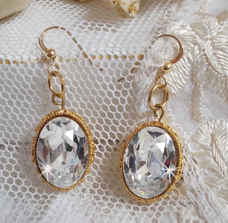 Brincos BO Gold Earrings com cristais Swarovski em cabochons dourados com 14 ganchos auriculares preenchidos a ouro de quilates