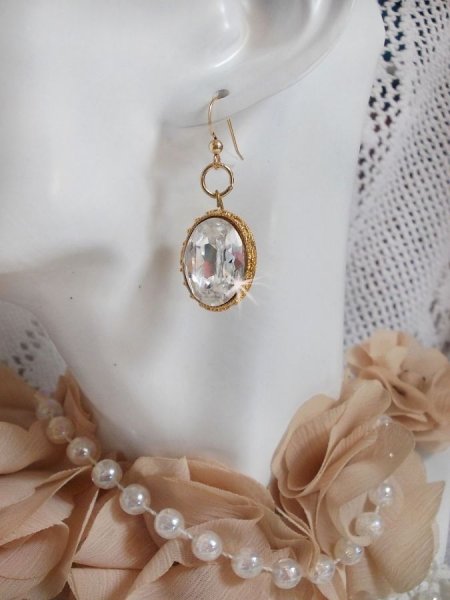 Brincos BO Gold Earrings com cristais Swarovski em cabochons dourados com 14 ganchos auriculares preenchidos a ouro de quilates