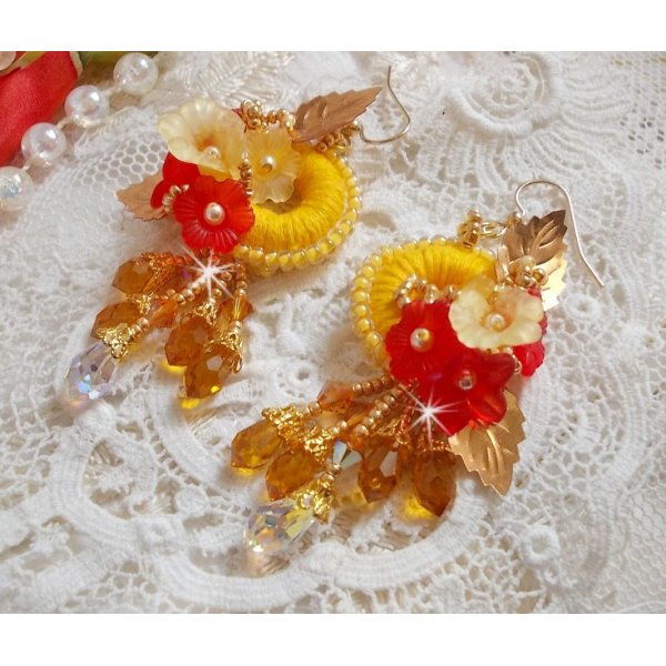 Buttercup BO bordado com cristais Swarovski e algod&atilde;o amarelo/laranja DMC