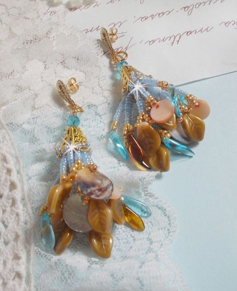 BO Cheyenne com madrep&eacute;rola de lantejoulas e punhais de vidro bo&eacute;mios