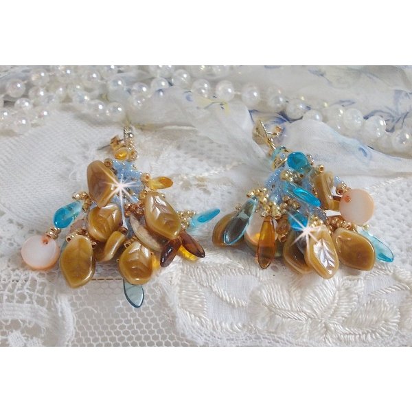 BO Cheyenne com madrep&eacute;rola de lantejoulas e punhais de vidro bo&eacute;mios