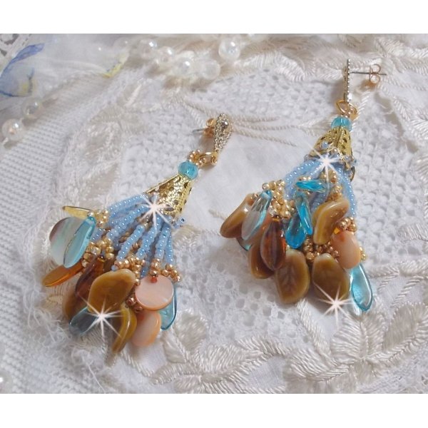 BO Cheyenne com madrep&eacute;rola de lantejoulas e punhais de vidro bo&eacute;mios