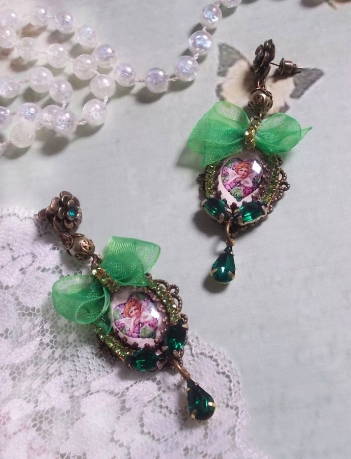BO Coeur d'Anges criado com cabochons de ampliação, fita de organza, vários acessórios e cristais
