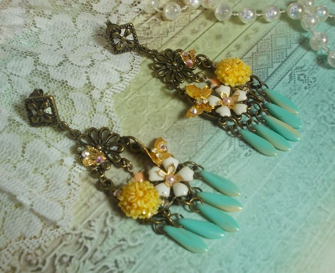 BO Spring Heart criado com punhais, flores de resina, PureCrystal e encantos