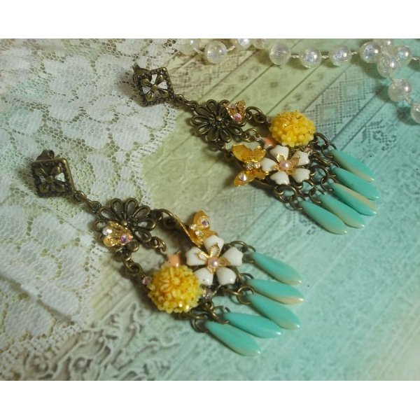 BO Spring Heart criado com punhais, flores de resina, PureCrystal e encantos