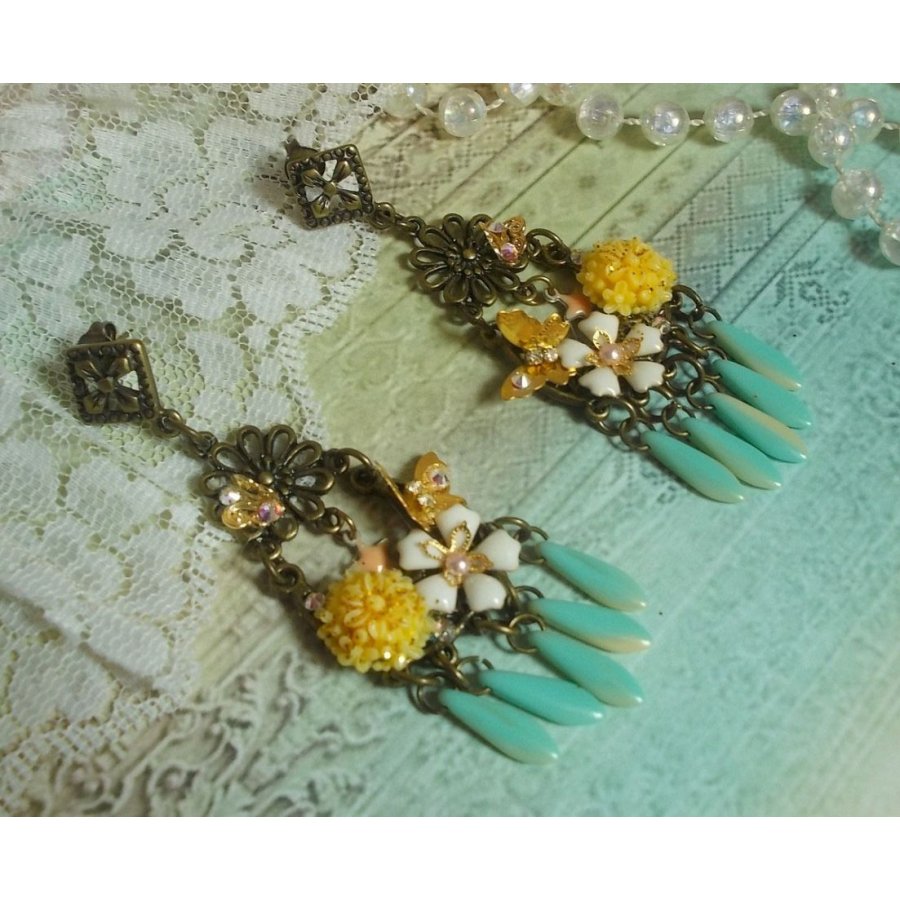 BO Spring Heart criado com punhais, flores de resina, PureCrystal e encantos
