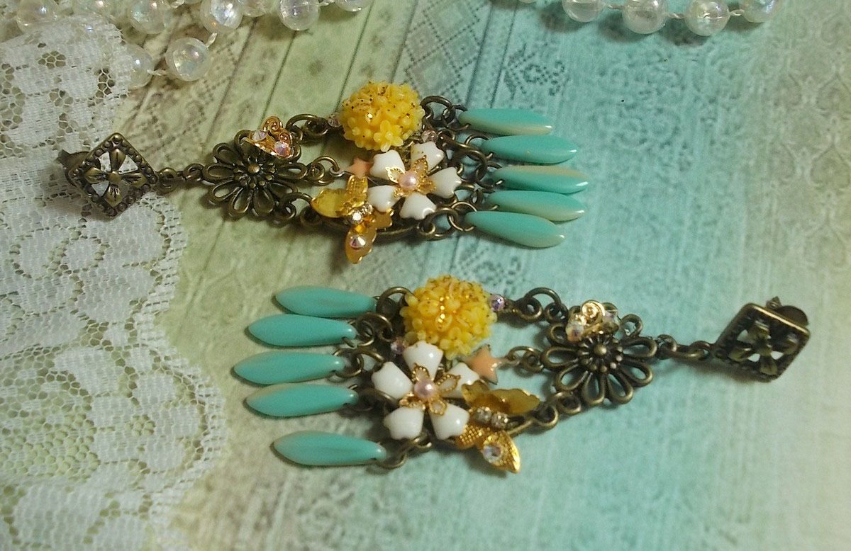 BO Spring Heart criado com punhais, flores de resina, PureCrystal e encantos