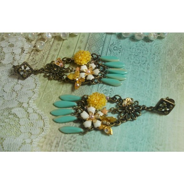 BO Spring Heart criado com punhais, flores de resina, PureCrystal e encantos