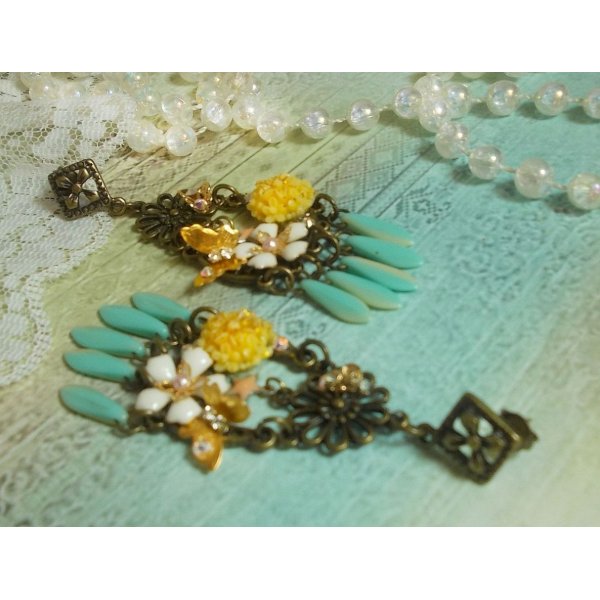 BO Spring Heart criado com punhais, flores de resina, PureCrystal e encantos