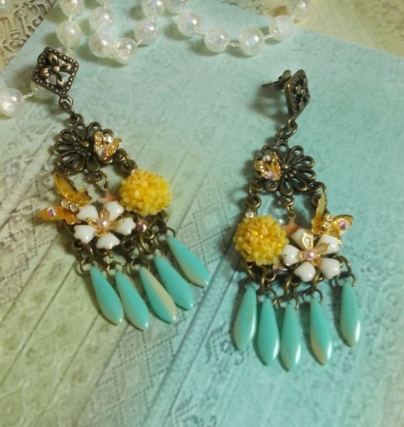 BO Spring Heart criado com punhais, flores de resina, PureCrystal e encantos