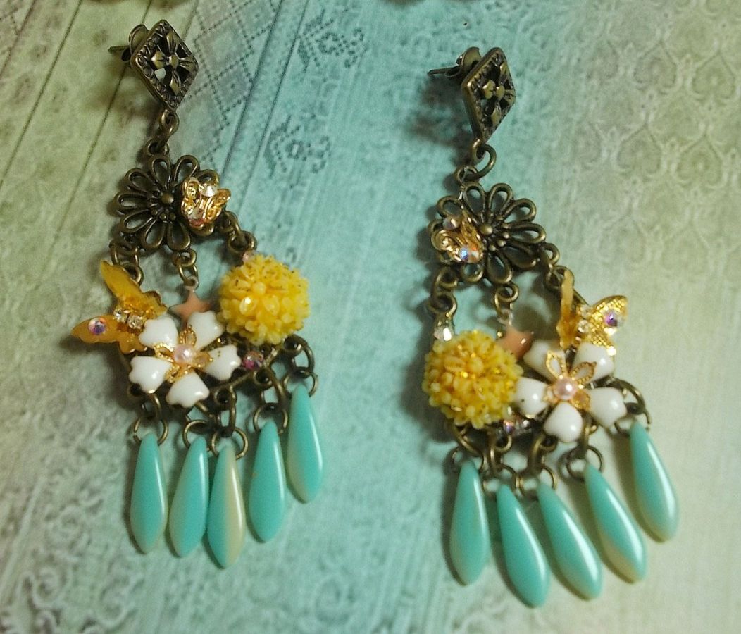 BO Spring Heart criado com punhais, flores de resina, PureCrystal e encantos