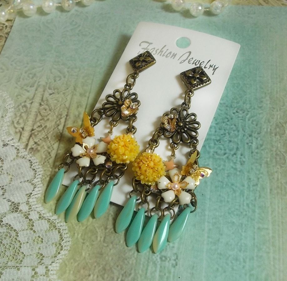 BO Spring Heart criado com punhais, flores de resina, PureCrystal e encantos