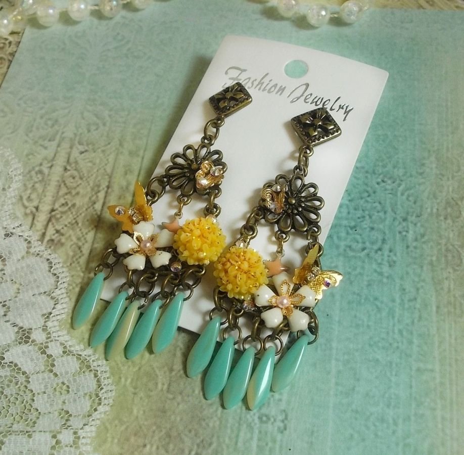 BO Spring Heart criado com punhais, flores de resina, PureCrystal e encantos