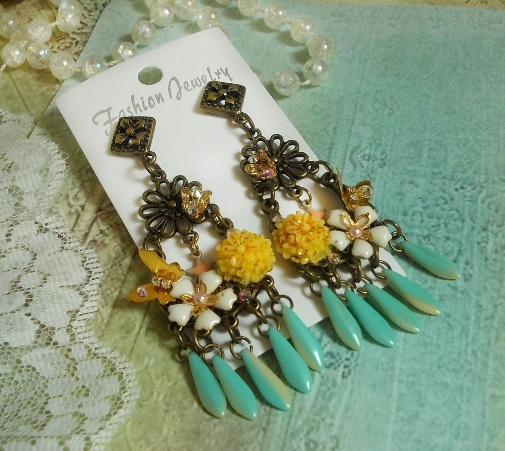 BO Spring Heart criado com punhais, flores de resina, PureCrystal e encantos