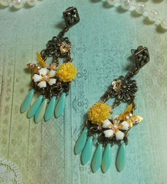 BO Spring Heart criado com punhais, flores de resina, PureCrystal e encantos