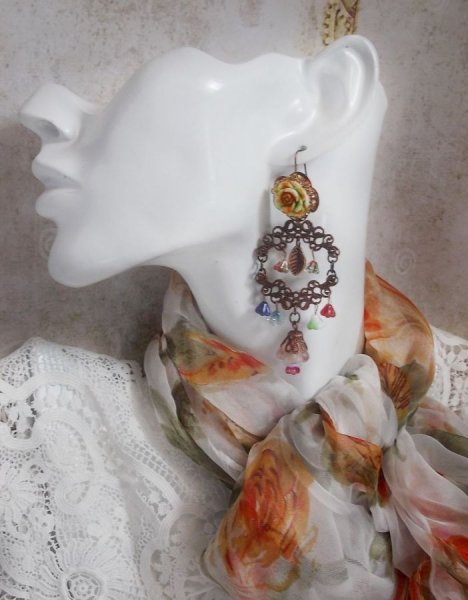 BO Flores francesas criadas com flores de sino, flores de sino, rosas e acess&oacute;rios em Cobre envelhecido