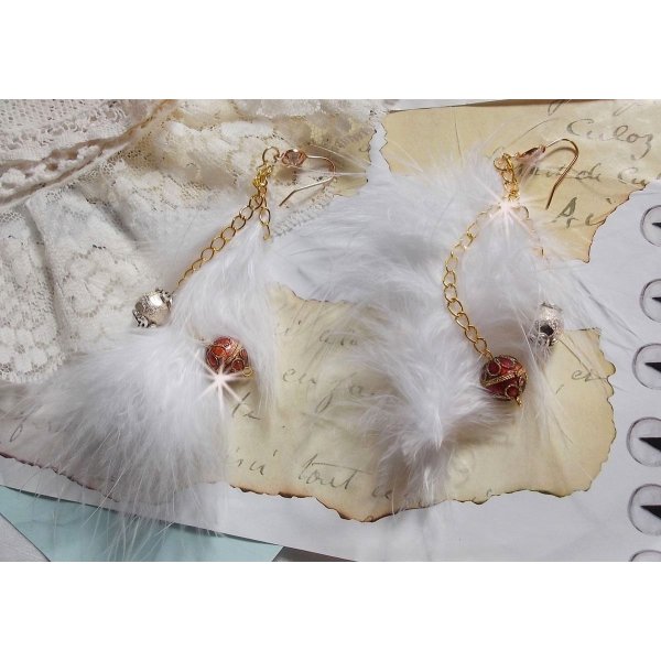 BO branco dourado macio criado com penas de &iacute;ndios bo&eacute;mios