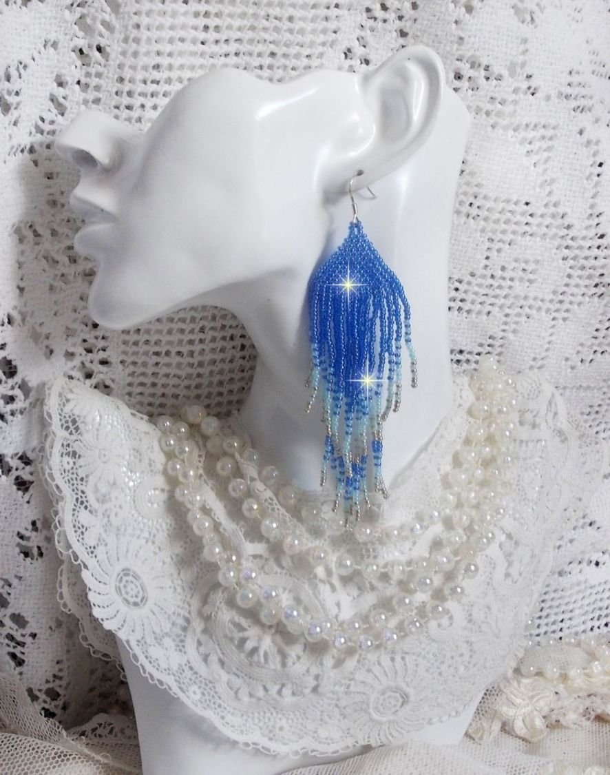 BO Soft Blue Dreams criado com contas de sementes de qualidade em azul safira, azul céu e prata com ganchos auriculares de prata 925/1000