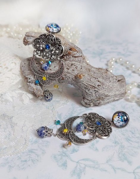 BO Il Etait une Fois cr&eacute;&eacute;es avec m&eacute;daillon m&eacute;tal et laiton, cabochons verres et perles cristal Swarovski 