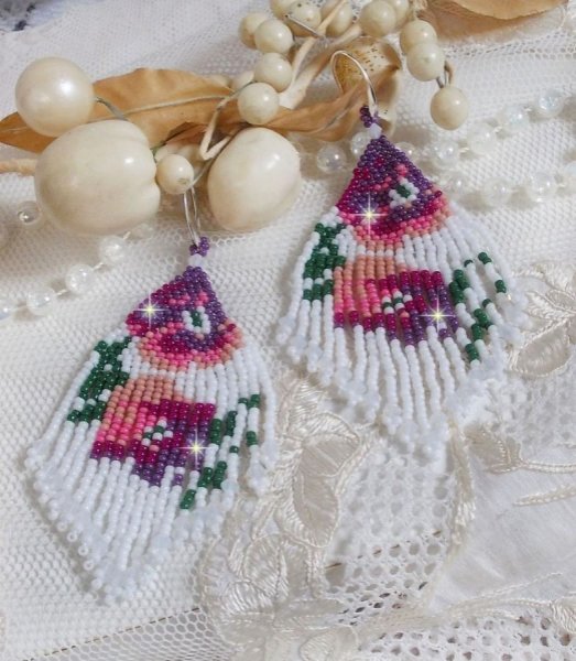 BO Flores de Cerejeira criadas com Branco Opaco, Rosa de v&aacute;rias tonalidades, Verde com Tucos