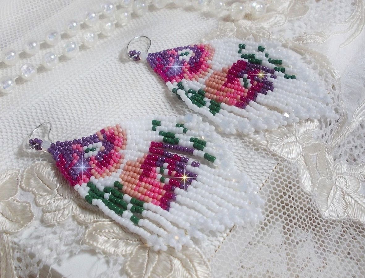 BO Flores de Cerejeira criadas com Branco Opaco, Rosa de várias tonalidades, Verde com Tucos