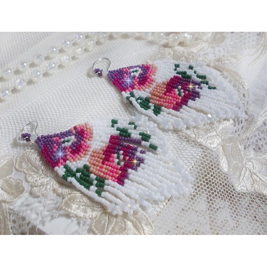 BO Flores de Cerejeira criadas com Branco Opaco, Rosa de várias tonalidades, Verde com Tucos