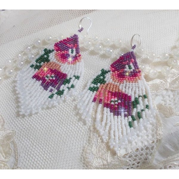 BO Flores de Cerejeira criadas com Branco Opaco, Rosa de v&aacute;rias tonalidades, Verde com Tucos