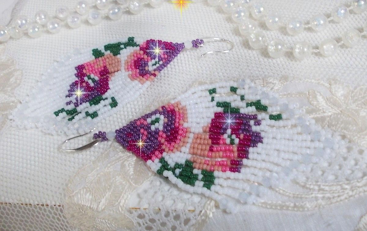 BO Flores de Cerejeira criadas com Branco Opaco, Rosa de várias tonalidades, Verde com Tucos